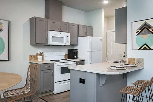 Leverich Apartments Photo 1