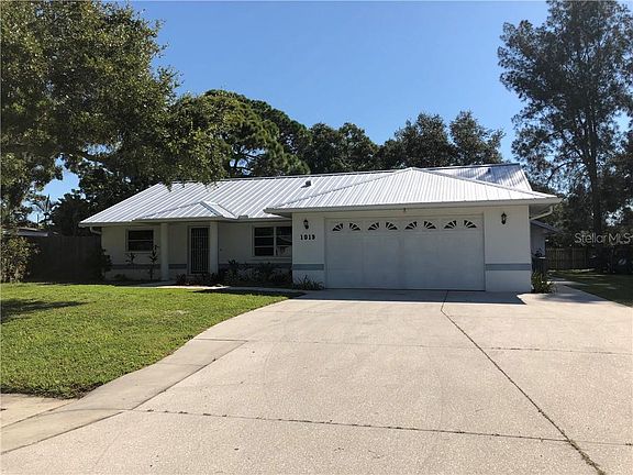 2nd image of 1019 Ponder Ave
