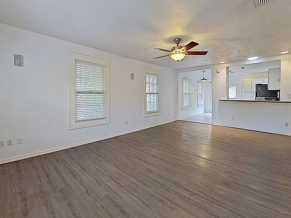 5th image of 2210 Myra St APT 3