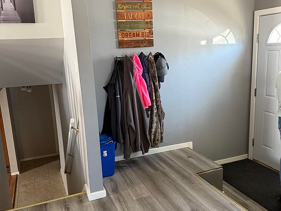 4th image of 5813 49th St