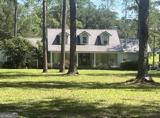 86 Quail Lake Dr, Swainsboro, GA 30401
