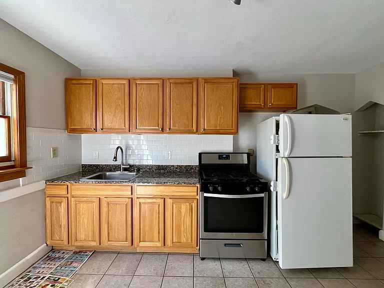 38 Beechcroft St #1 — Photo 2