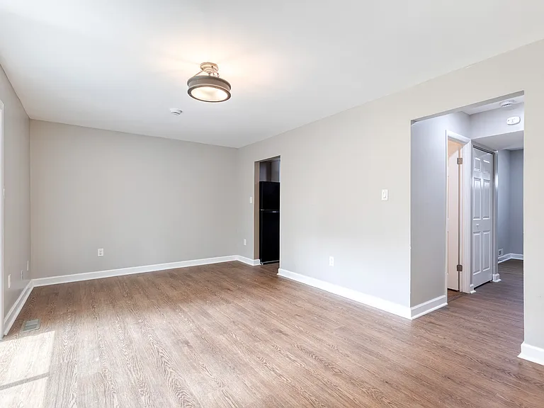 1869 Robin Ct — Photo 9