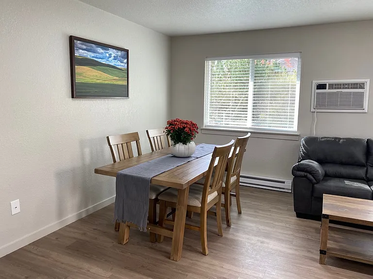Sunrise Village Apartments — Photo 5