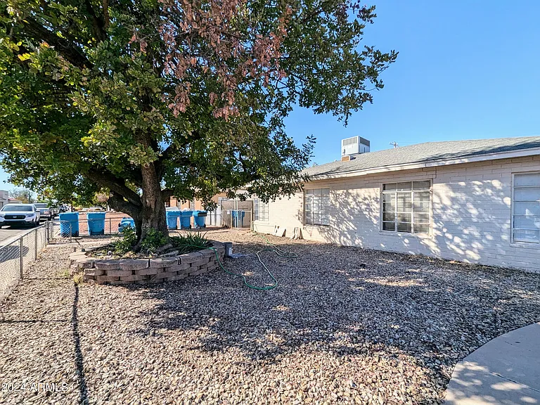 1314 W Whitton Ave — Photo 3