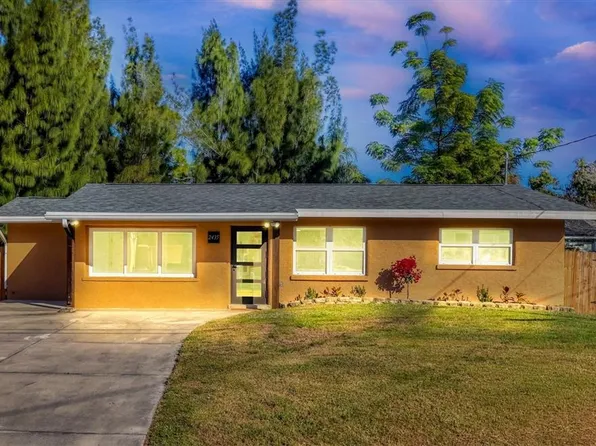 2435 Eugene St, Sarasota, FL 34231