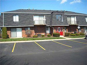 1st image of 16B Foxberry Dr S