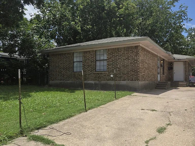 3440 Stuart Dr — Photo 10