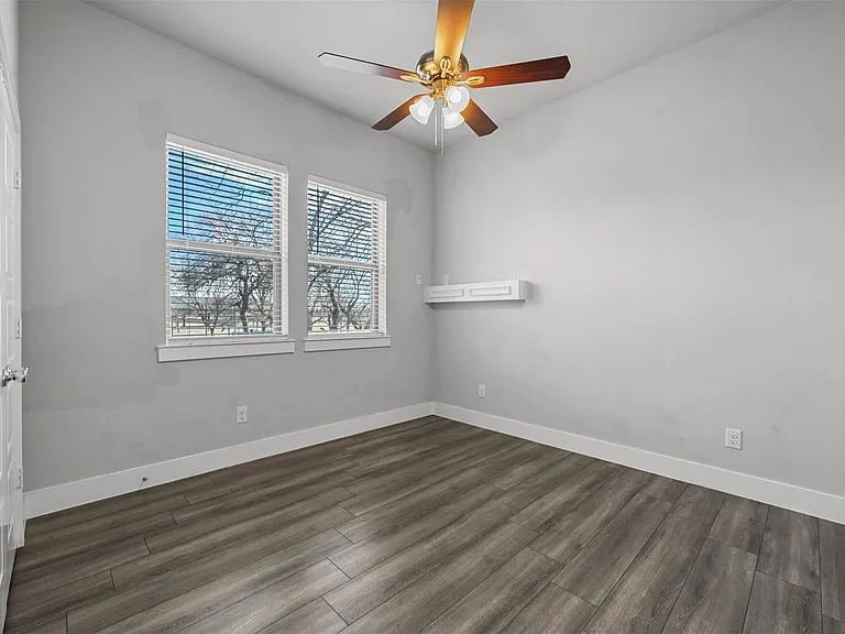 204 N Getzendaner Ave — Photo 11