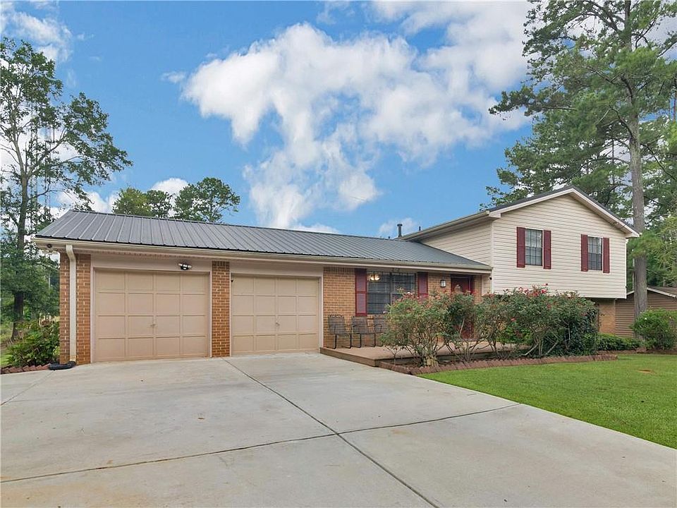1st image of 917 Curry Cir SE