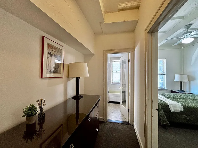 Canterbury Court Apartments — Photo 81