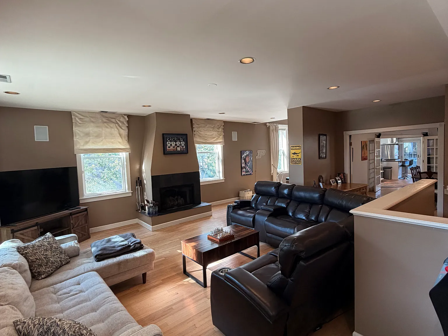 3 bed, 2400 sqft, $5,900 — Photo 4