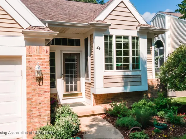 24 Aviemore Dr, Mason, MI 48854