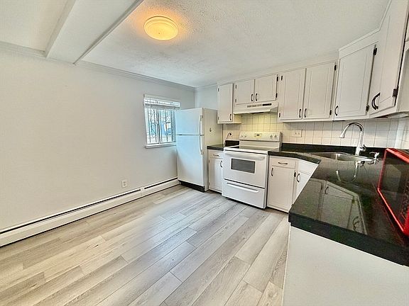 2nd image of 124 Addison St APT 4