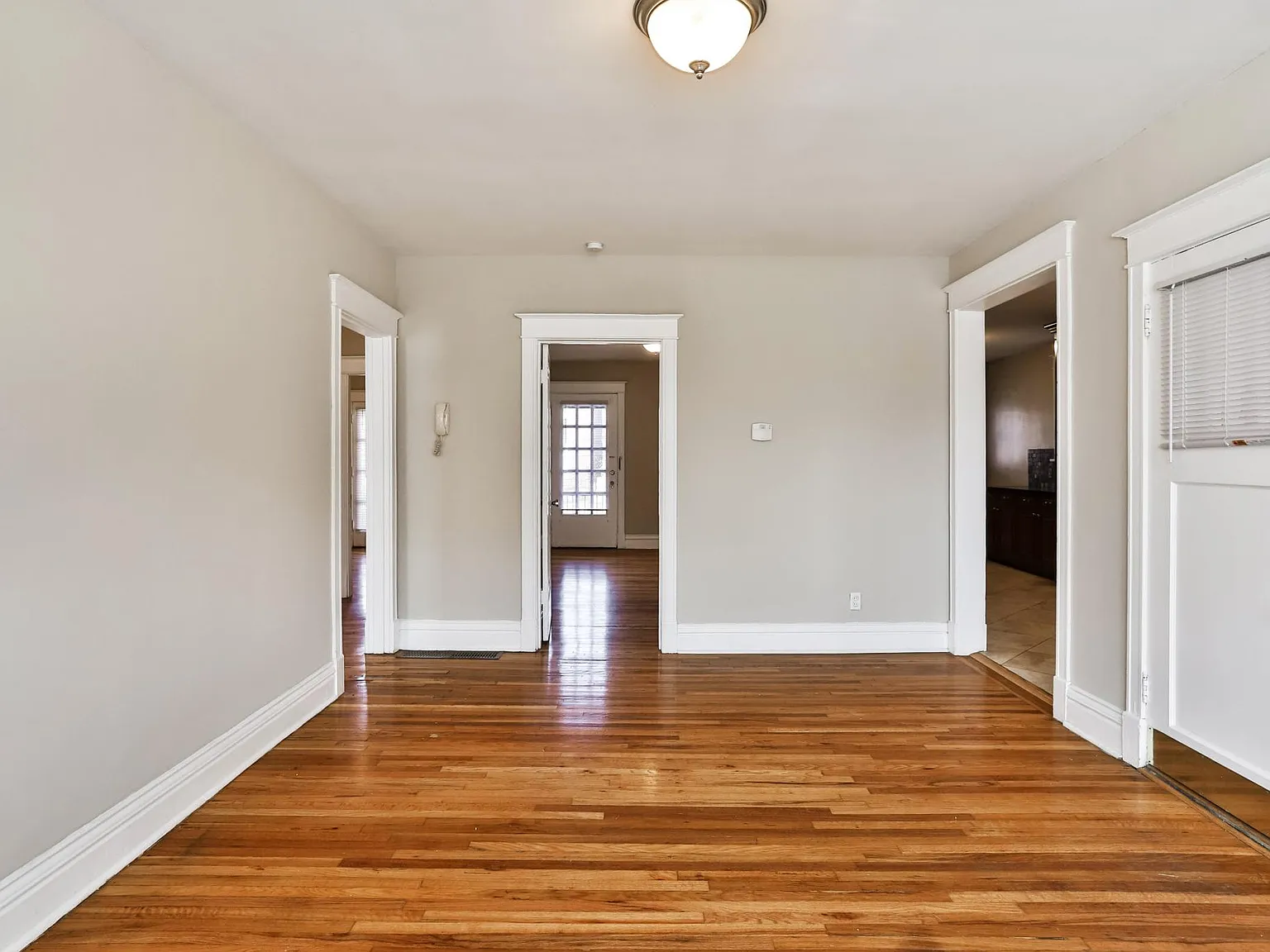 3 bed, 1300 sqft, $1,895 — Photo 3