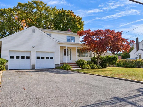131 Irish Lane, East Islip, NY 11730