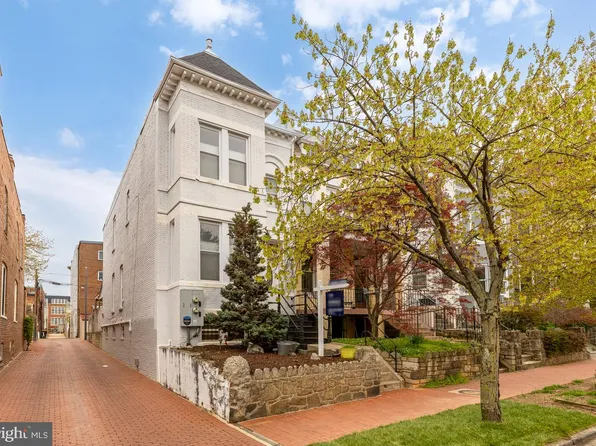 421 10th St NE, Washington, DC 20002