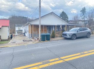 316 Main St, Mount Hope, WV 25880