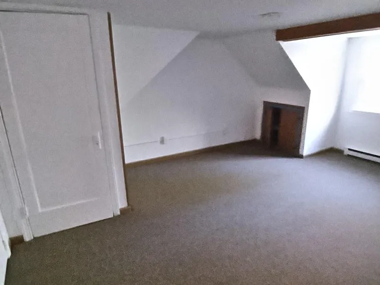 107 E Rockhill Rd — Photo 17