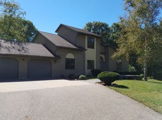 2336 Pinewood Dr, Stevens Point, WI 54481