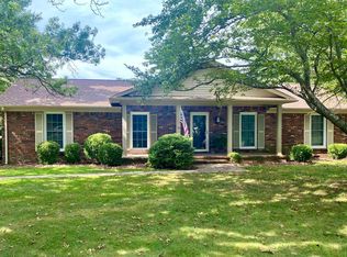 1903 Gatesborough Cir, Murray, KY 42071