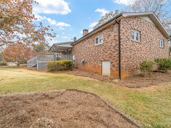 4th image of 109 Maplewood Dr