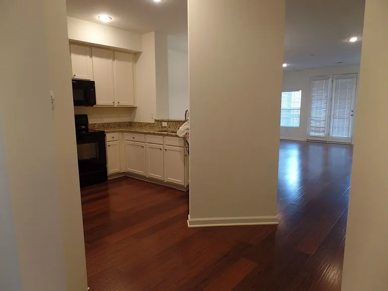 5353 Nottinghamshire Ln — Photo 17