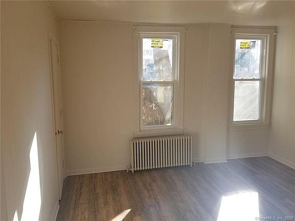 4th image of 9 Kenyon St #1