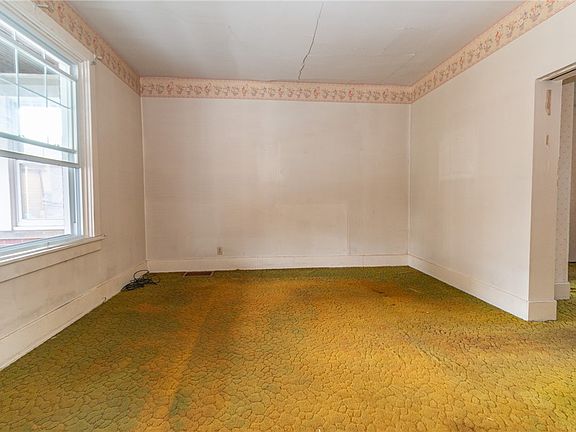 3rd image of 1117 Highland St