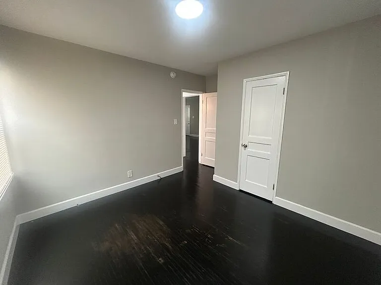 1323 S Highland Ave — Photo 10