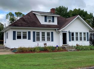 128 E Hofman St, Cecil, WI 54111