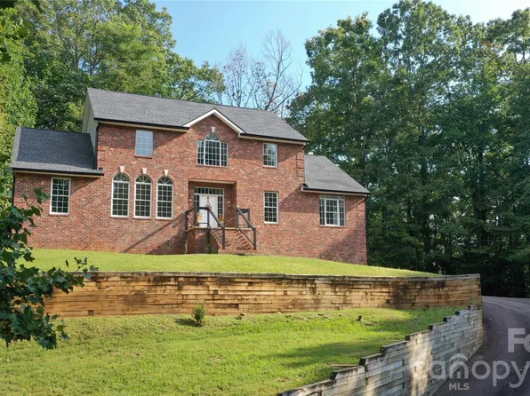1064 Skye Dr, Pisgah Forest, NC 28768
