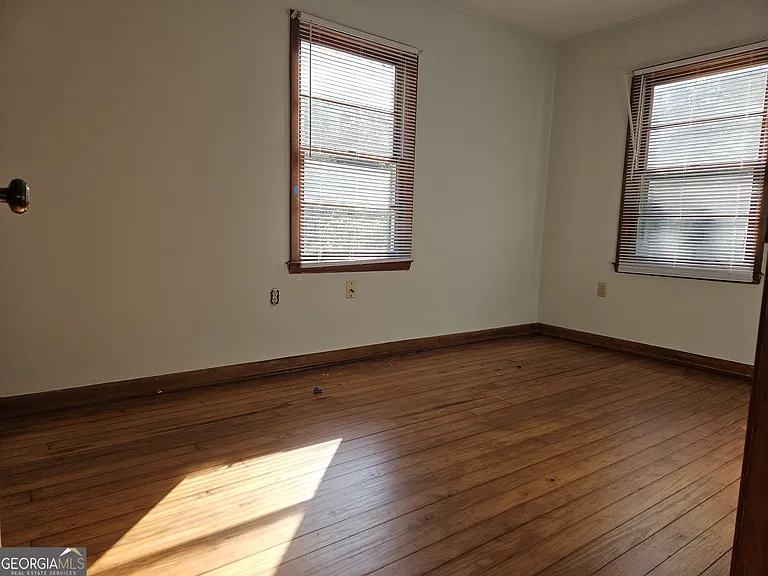 344 E Main St — Photo 7