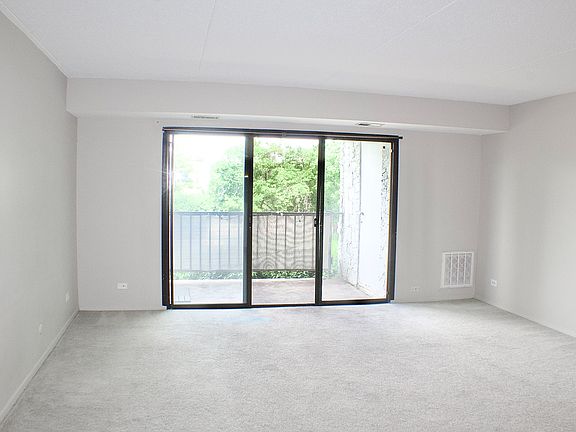 3rd image of 475 Plum Creek Dr #1044