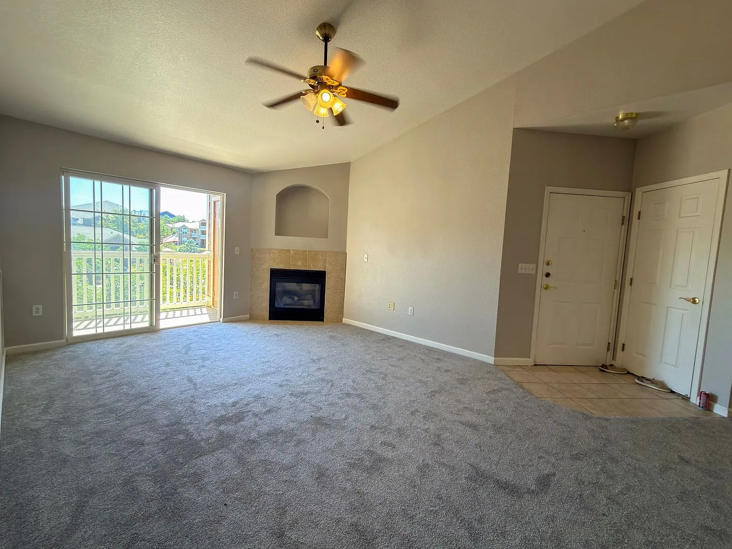 Top-Floor Condo with Vaulted Ceilings, Mountain Views & Garage in Cherry Creek Schools — Photo 3