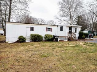 14 S Cranberry Ln, Rochester, NH 03867