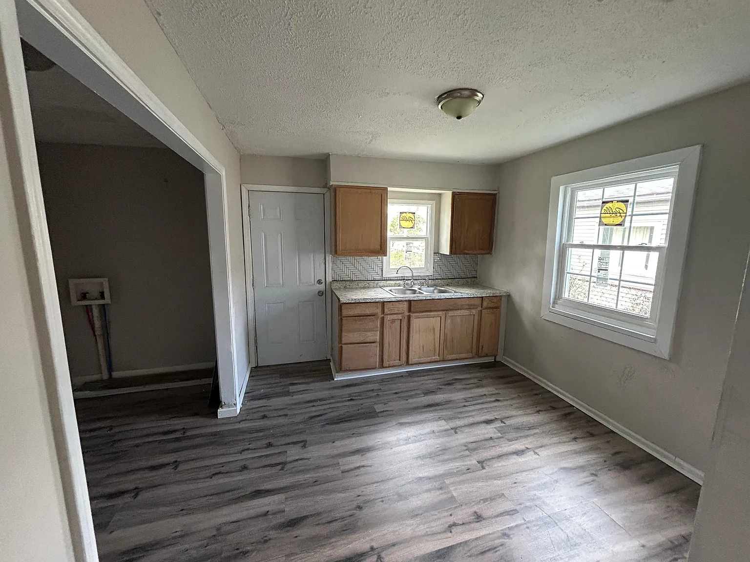 2 bed, 720 sqft, $1,045 — Photo 3