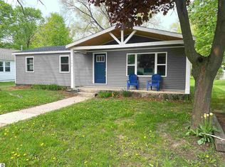 706 Cedar St, Elk Rapids, MI 49629