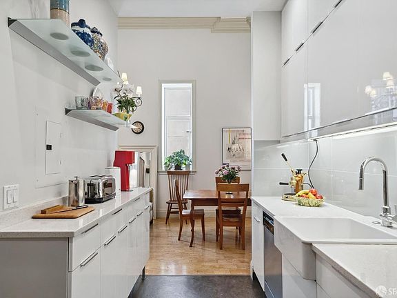5th image of 95 McCoppin St #203E