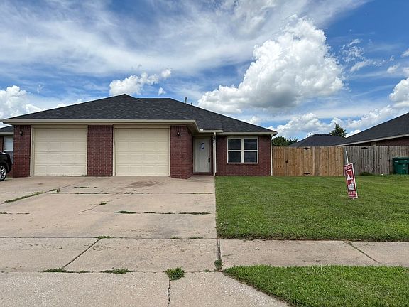 3rd image of 401-403 E Asher Ct #1