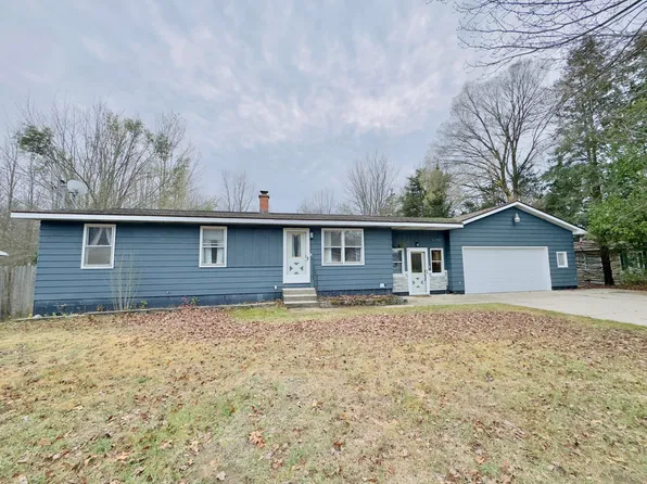 1795 E Pontaluna Rd, Spring Lake, MI 49456