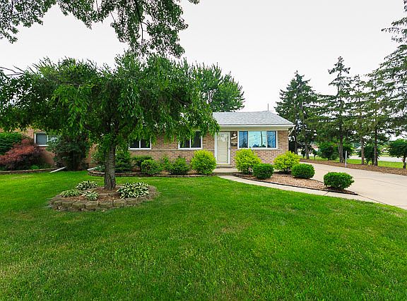3rd image of 22816 Brookdale Blvd