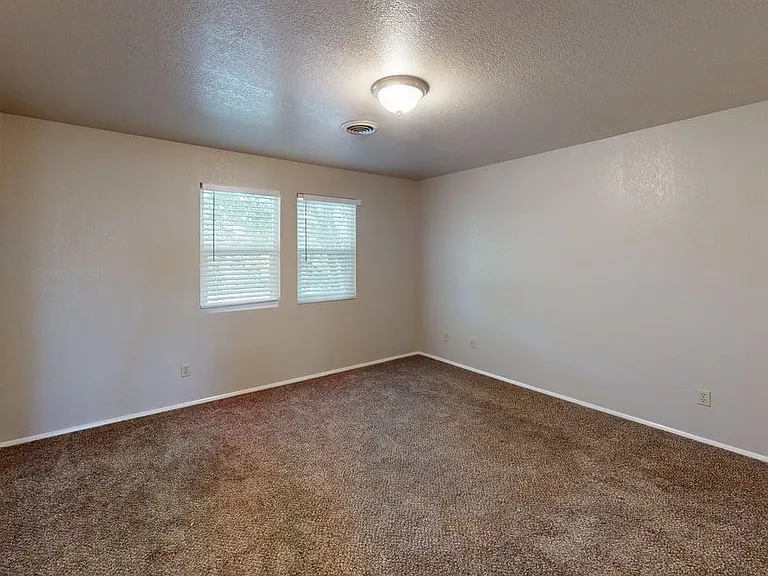 111 NW Columbia Ave #3 — Photo 10