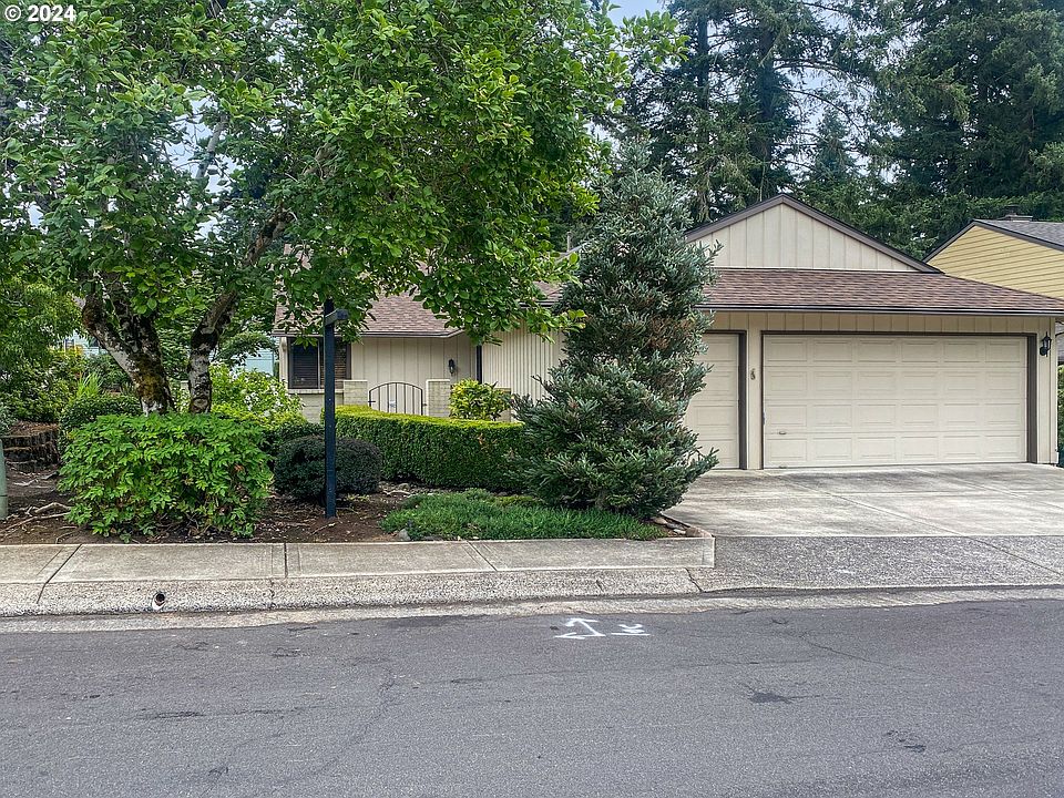 1st image of 2609 SE Balboa Dr
