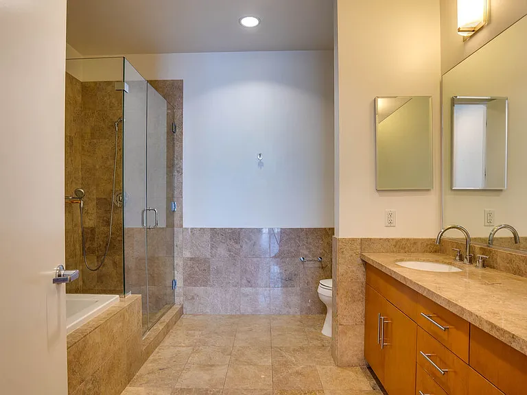 3223 W 6th St #207 — Photo 10
