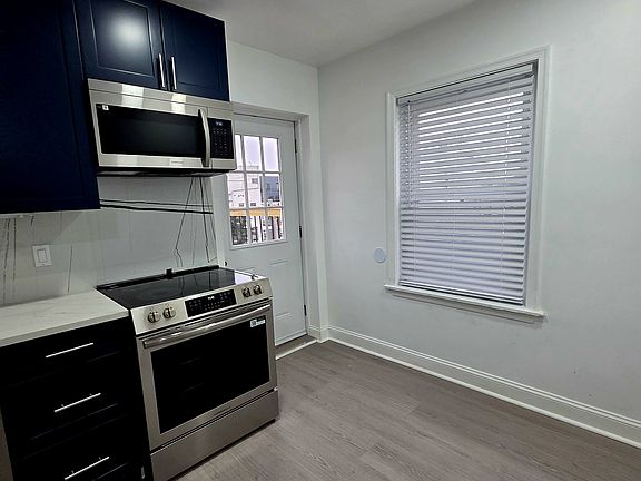 3rd image of 2712 W Girard Ave Floor 3