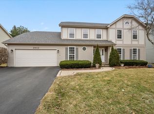 2802 Wedgewood Dr, Naperville, IL 60565