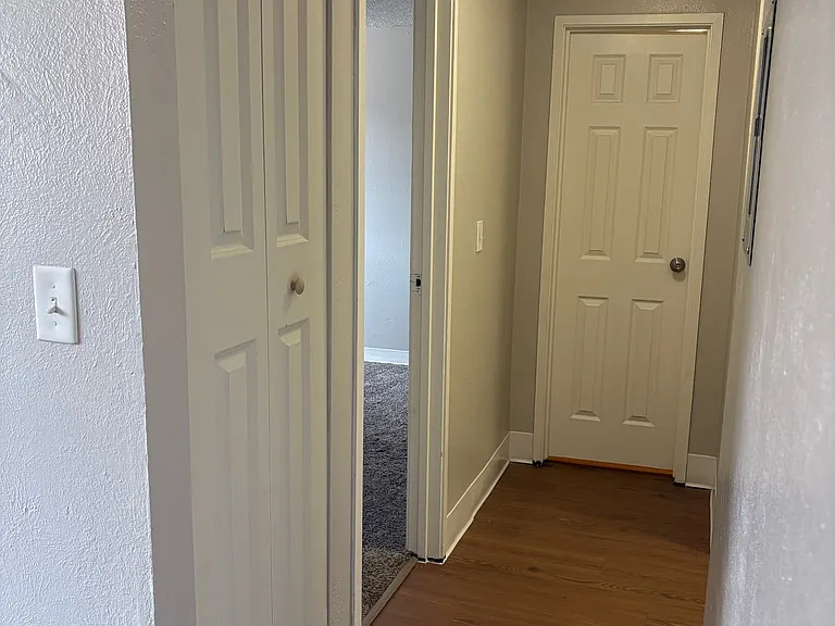 Prospect Pointe Apartments — Photo 30