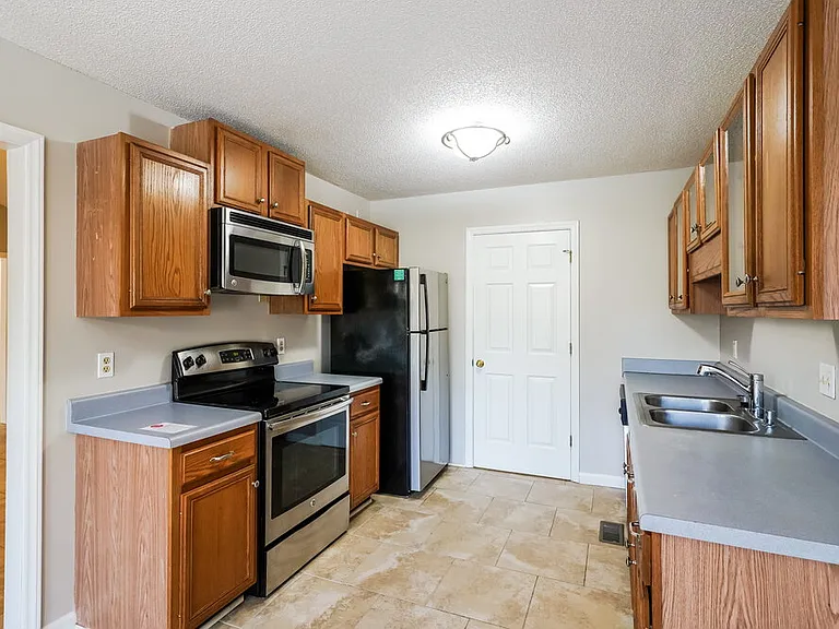 206 Sierra Dr — Photo 7