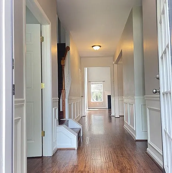 385 Blackwood Ln — Photo 3